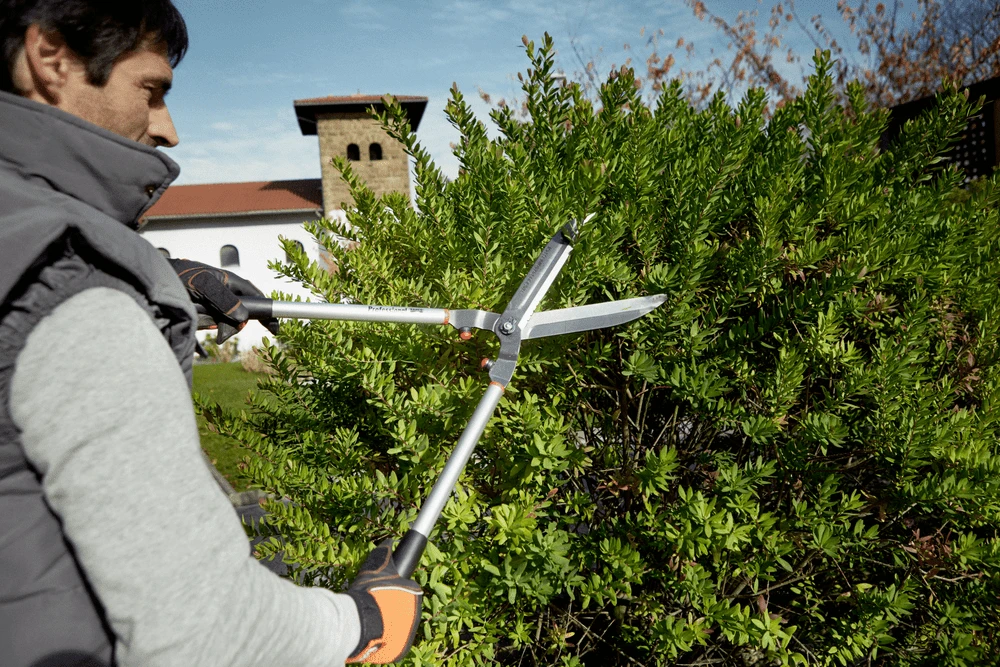 Bahco P51H-SL Extra Long Hedge Shears, Heavy Duty, Lightweight With Aluminium Handle - Image 9